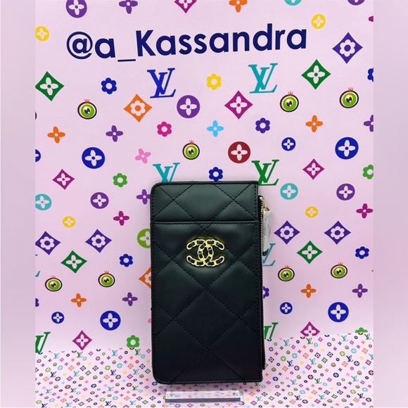 Chanel Beauty Slim Card Wallet - Picture 1 of 3